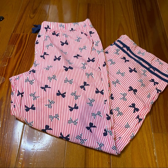 crown & ivy Other - 🐝5/$25🐝 Crown and Ivy Pajamas with Bows